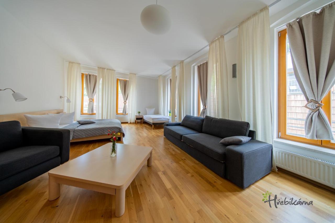 Restaurace A Pension Hrebikarna Хомутов Экстерьер фото