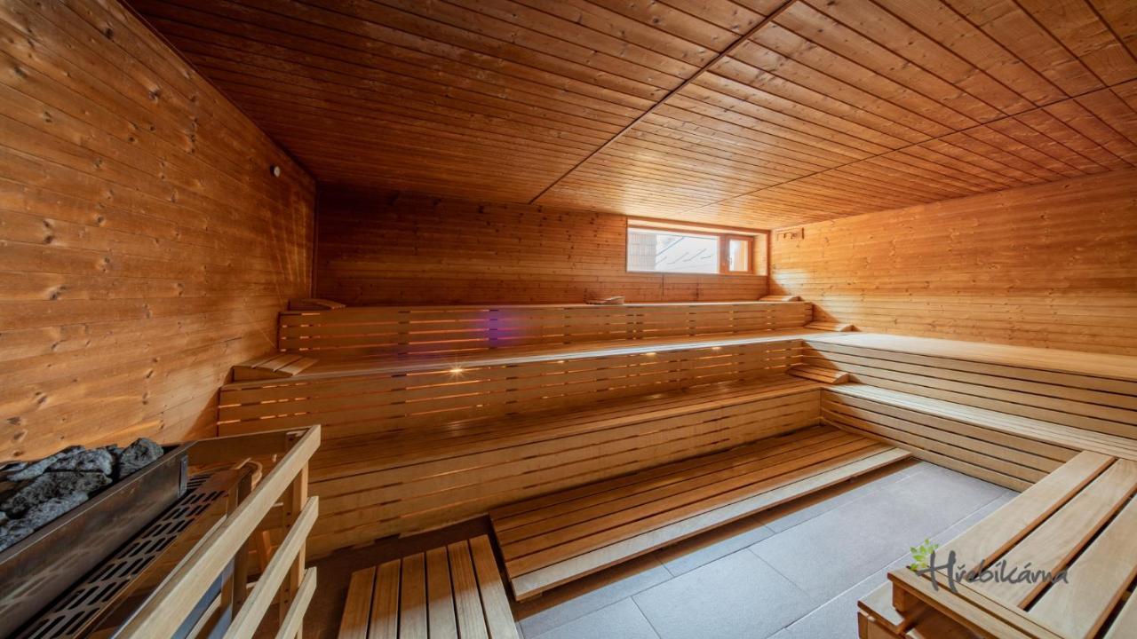 Restaurace A Pension Hrebikarna Хомутов Экстерьер фото